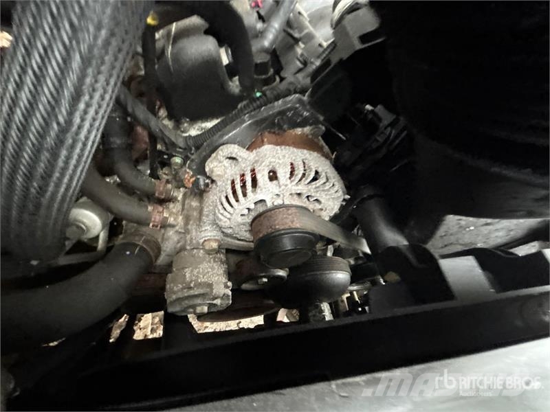Chevrolet Silverado 2500HD 4x4 Crew Cab Pickup その他
