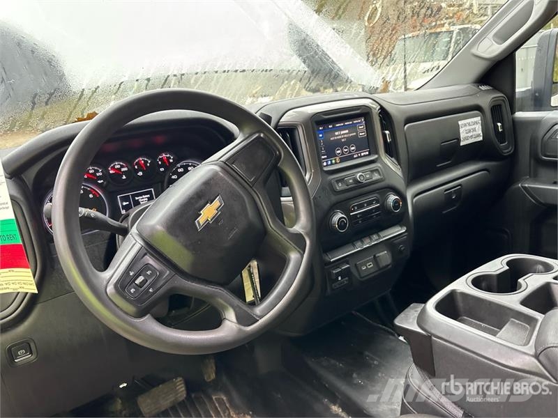 Chevrolet Silverado 2500HD 4x4 Crew Cab Pickup その他