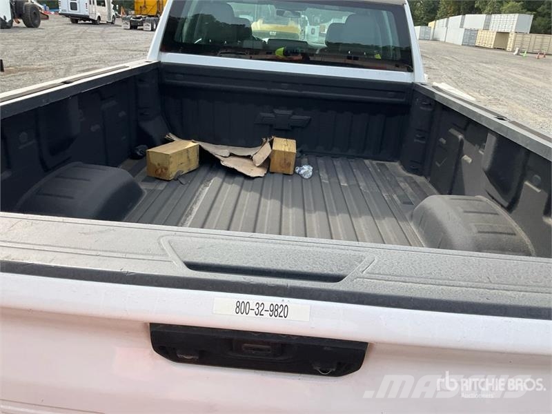 Chevrolet Silverado 2500 4x4 Crew Cab Pickup 其他