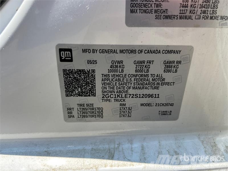 Chevrolet Silverado 2500 HD 4x4 Crew Cab Pickup (Inoperable) Inne