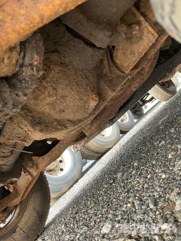 Chevrolet Silverado 2500HD 4x4 Pickup (Inoperable) Andre varebiler