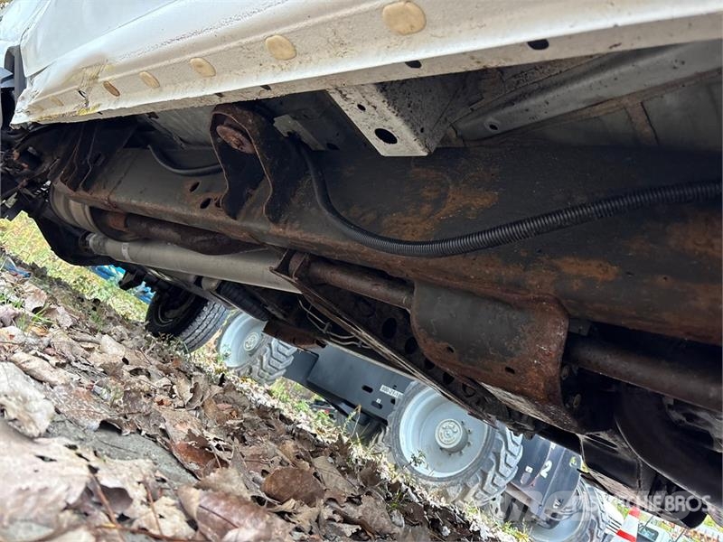Chevrolet Silverado 2500HD 4x4 Crew Cab Pickup その他