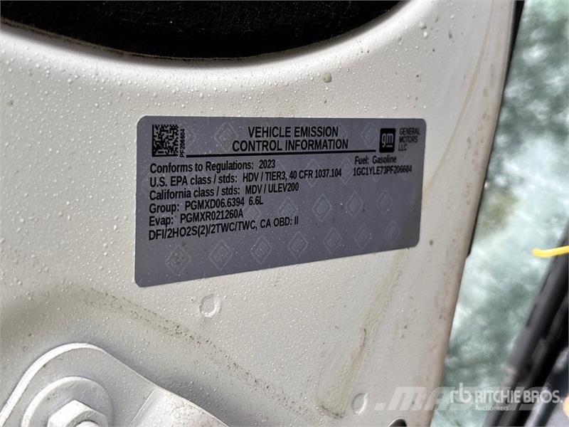 Chevrolet Silverado 2500HD 4x4 Crew Cab Pickup その他
