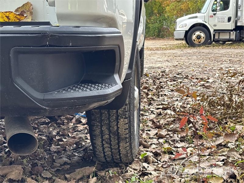 Chevrolet Silverado 2500HD 4x4 Crew Cab Pickup Övriga bilar