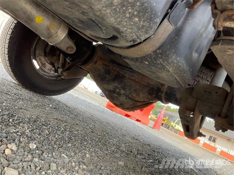 Chevrolet Silverado 2500 4x4 Crew Cab Pickup 其他