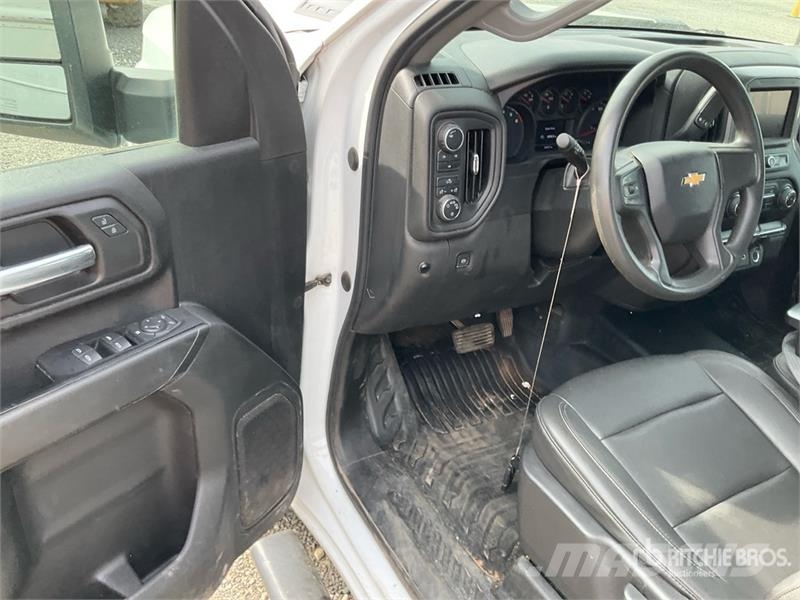 Chevrolet Silverado 2500 4x4 Crew Cab Pickup 其他