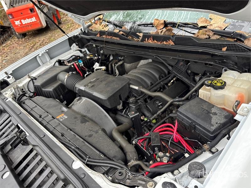 Chevrolet Silverado 2500HD 4x4 Crew Cab Pickup その他