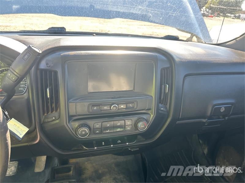 Chevrolet Silverado 2500 HD 4x4 Crew Cab Pickup Inne