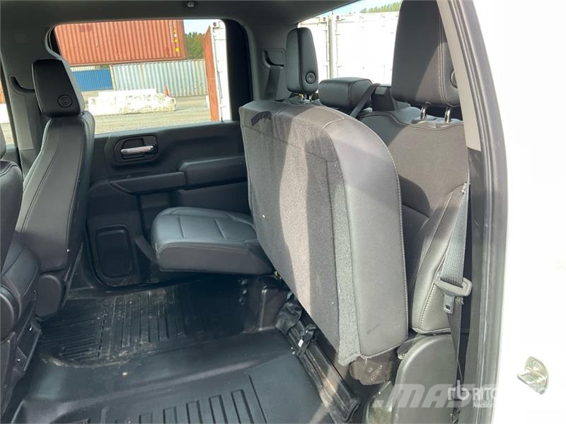 Chevrolet Silverado 2500 4x4 Crew Cab Pickup 其他