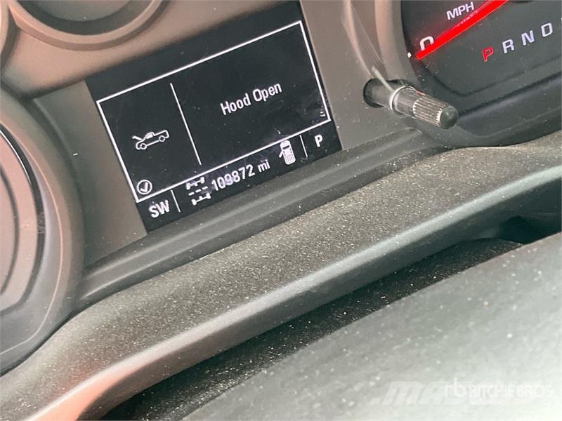 Chevrolet Silverado 2500 4x4 Crew Cab Pickup 其他
