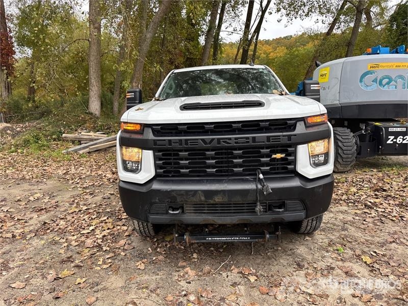 Chevrolet Silverado 2500HD 4x4 Crew Cab Pickup Övriga bilar