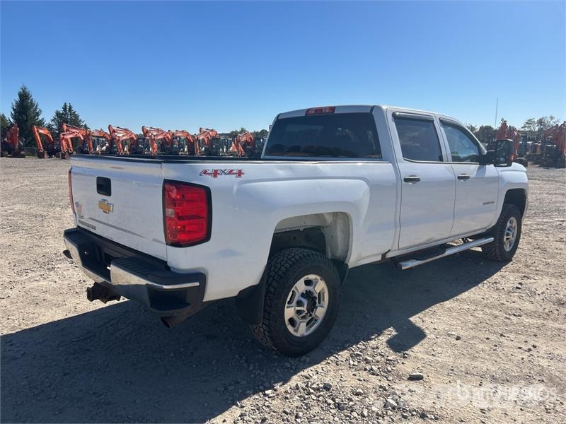 Chevrolet Silverado 2500 HD 4x4 Crew Cab Pickup Inne