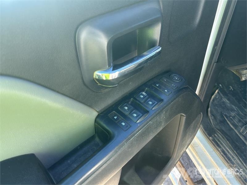 Chevrolet Silverado 2500 HD 4x4 Crew Cab Pickup Inne