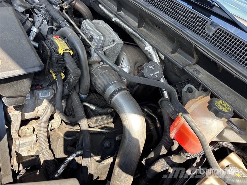 Chevrolet Silverado 3500HD LTZ 4x4 Crew Cab Pickup Övriga bilar