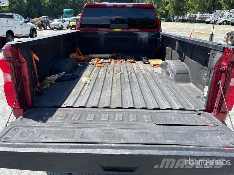 Chevrolet Silverado 3500HD LTZ 4x4 Crew Cab Pickup Övriga bilar