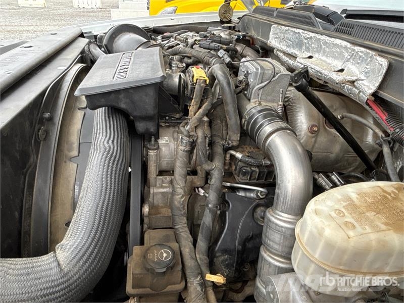 Chevrolet Silverado 3500HD شاحنات مسطحة/مفصلية الجوانب