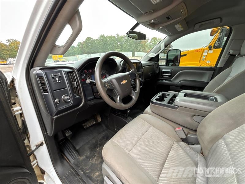 Chevrolet Silverado 3500HD شاحنات مسطحة/مفصلية الجوانب