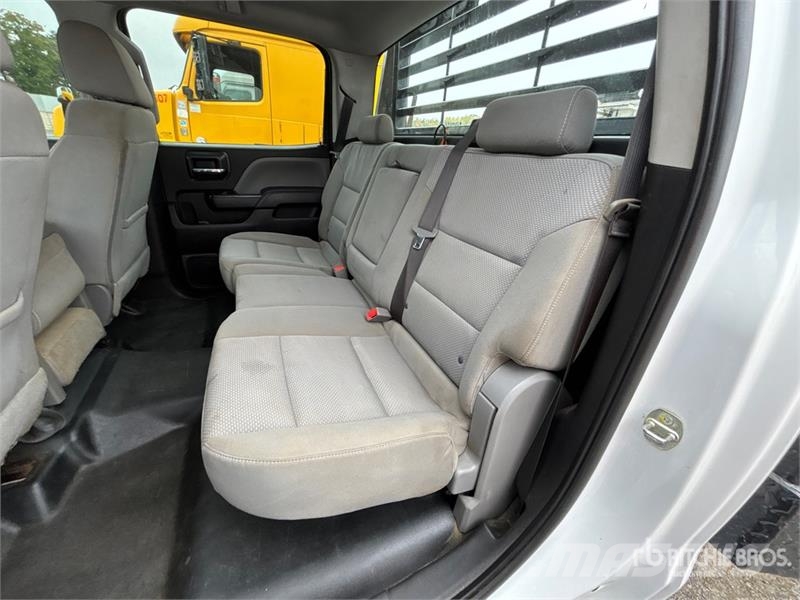 Chevrolet Silverado 3500HD شاحنات مسطحة/مفصلية الجوانب