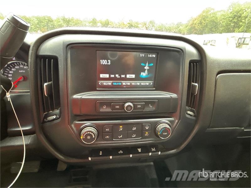 Chevrolet Silverado 3500HD شاحنات مسطحة/مفصلية الجوانب