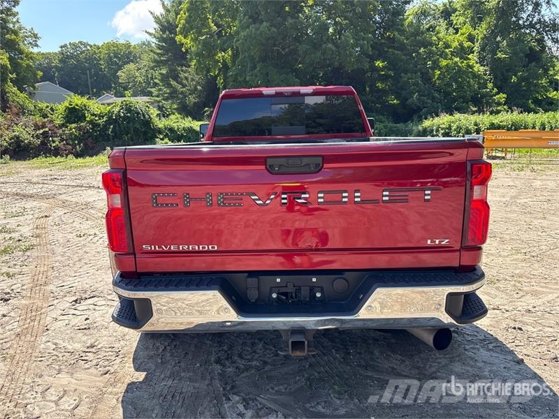 Chevrolet Silverado 3500HD LTZ 4x4 Crew Cab Pickup Övriga bilar