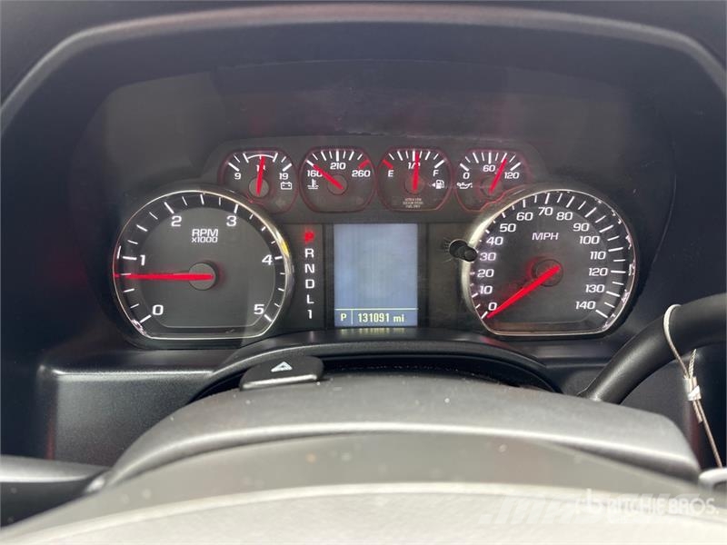 Chevrolet Silverado 3500HD شاحنات مسطحة/مفصلية الجوانب