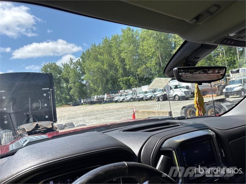 Chevrolet Silverado 3500HD LTZ 4x4 Crew Cab Pickup Övriga bilar