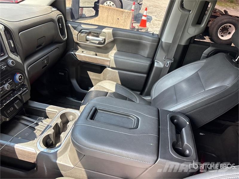 Chevrolet Silverado 3500HD LTZ 4x4 Crew Cab Pickup Övriga bilar