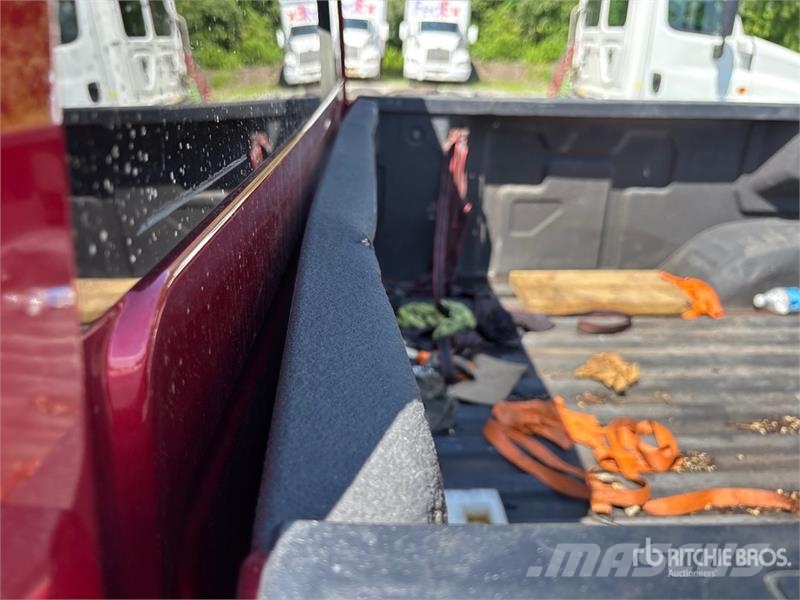 Chevrolet Silverado 3500HD LTZ 4x4 Crew Cab Pickup Övriga bilar