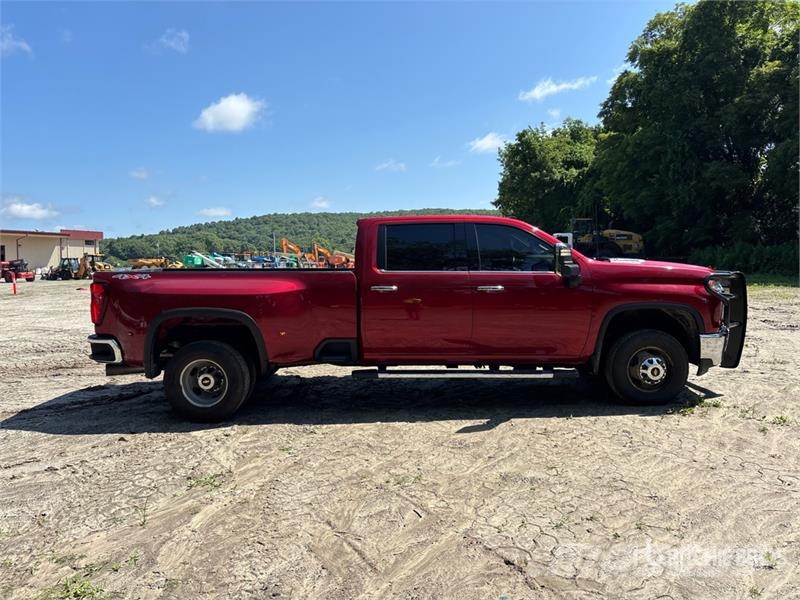 Chevrolet Silverado 3500HD LTZ 4x4 Crew Cab Pickup Övriga bilar