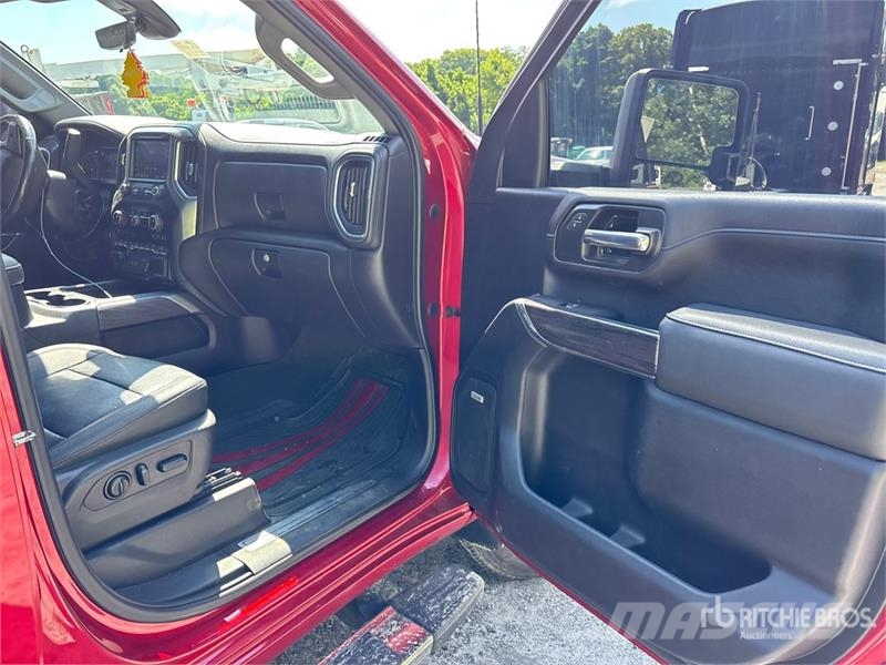 Chevrolet Silverado 3500HD LTZ 4x4 Crew Cab Pickup Övriga bilar