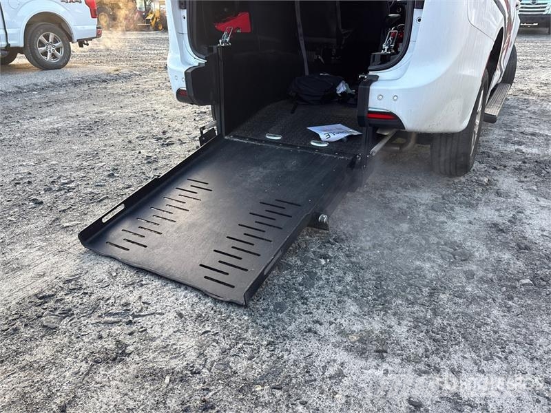 Chrysler Pacifica Handicapped Ramp Van Minivan Легковые автомобили