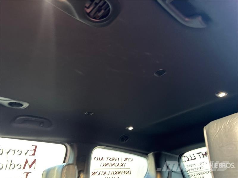 Chrysler Pacifica Handicapped Ramp Van Minivan Легковые автомобили