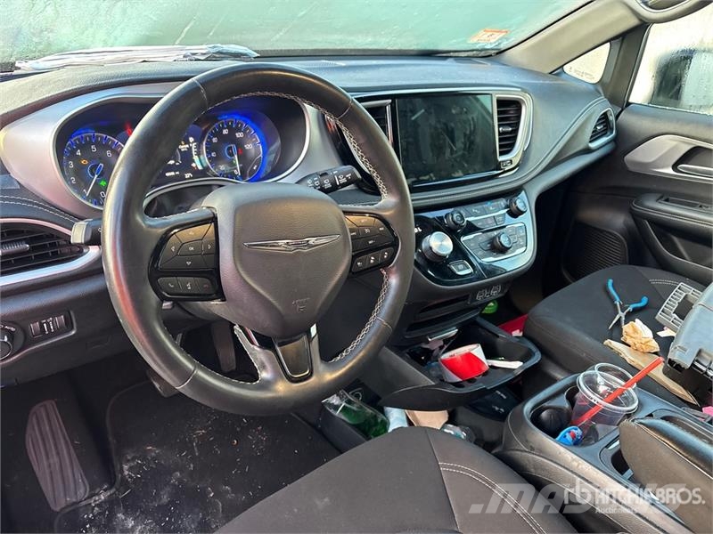 Chrysler Pacifica Handicapped Ramp Van Minivan Легковые автомобили