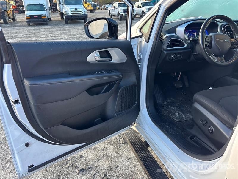 Chrysler Pacifica Handicapped Ramp Van Minivan Легковые автомобили