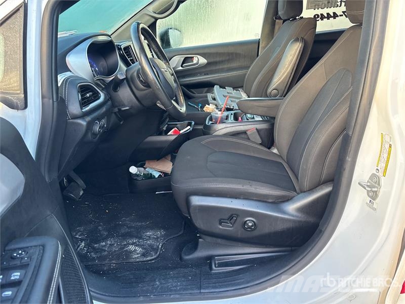 Chrysler Pacifica Handicapped Ramp Van Minivan Легковые автомобили