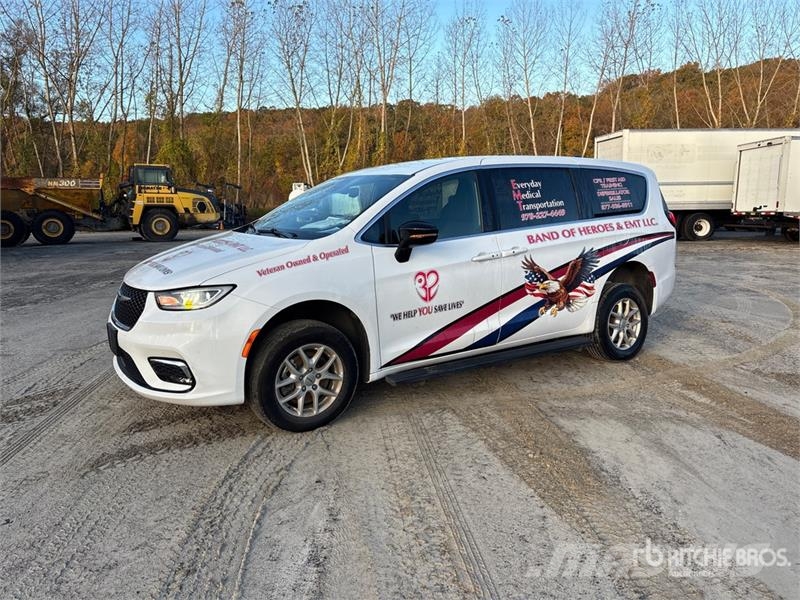 Chrysler Pacifica Handicapped Ramp Van Minivan Легковые автомобили