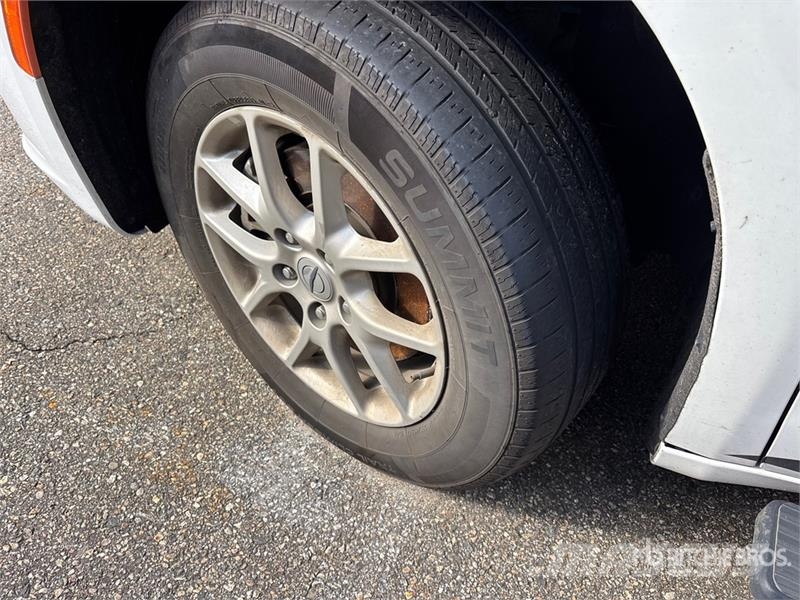 Chrysler Pacifica Handicapped Ramp Van Minivan PKWs