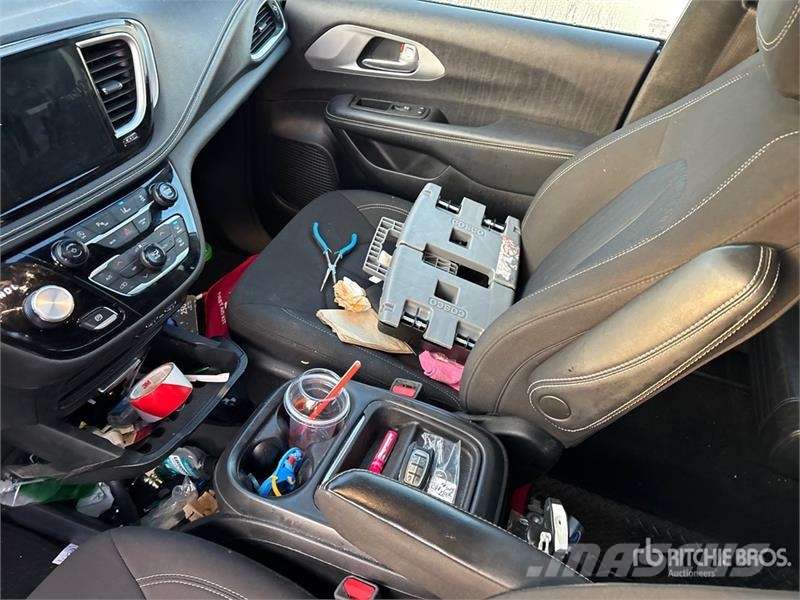 Chrysler Pacifica Handicapped Ramp Van Minivan Легковые автомобили