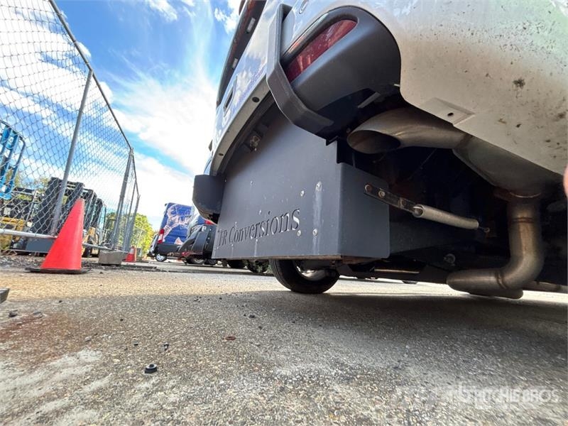 Chrysler Pacifica Handicapped Ramp Van Minivan PKWs