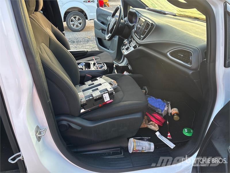 Chrysler Pacifica Handicapped Ramp Van Minivan Легковые автомобили