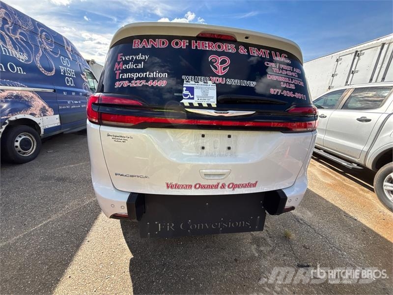Chrysler Pacifica Handicapped Ramp Van Minivan PKWs