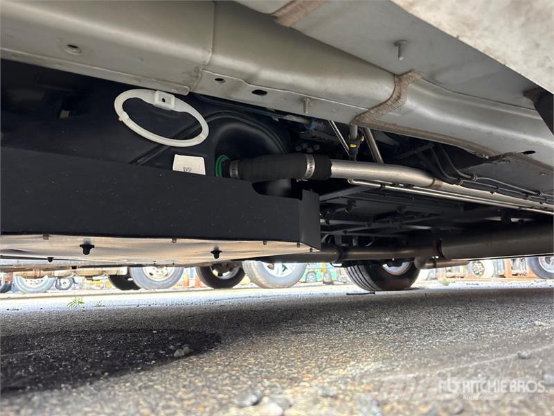 Chrysler Pacifica Handicapped Ramp Van Minivan PKWs