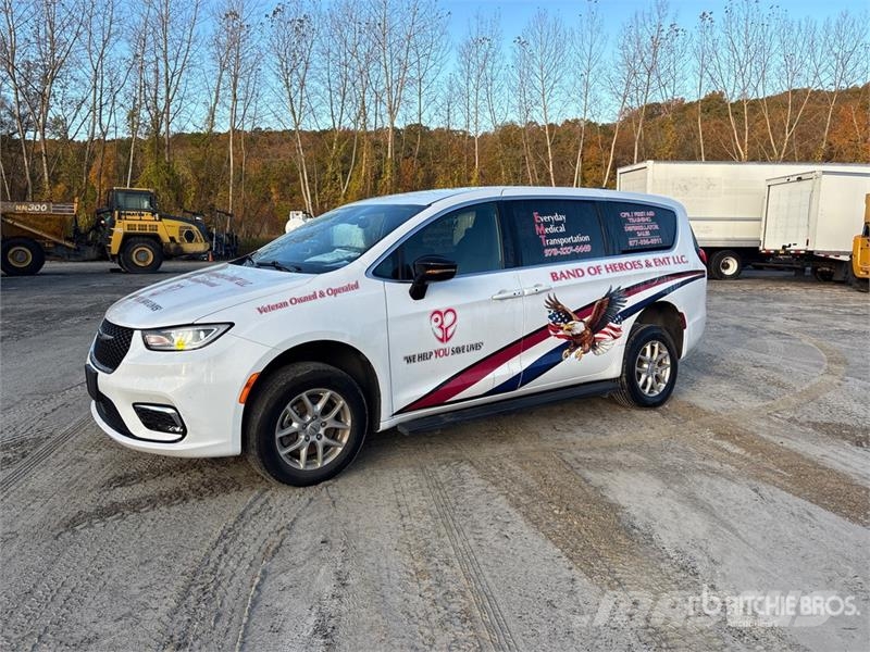Chrysler Pacifica Handicapped Ramp Van Minivan Легковые автомобили