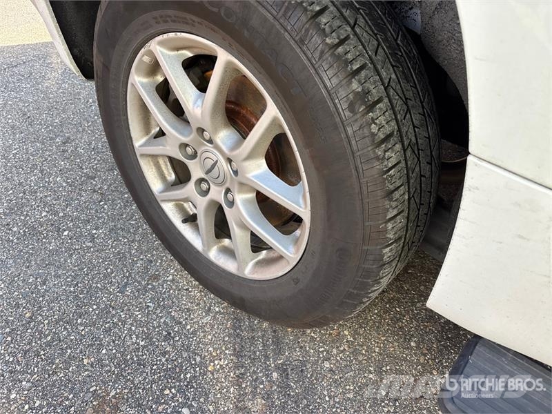 Chrysler Voyager Handicapped Ramp Van Minivan PKWs