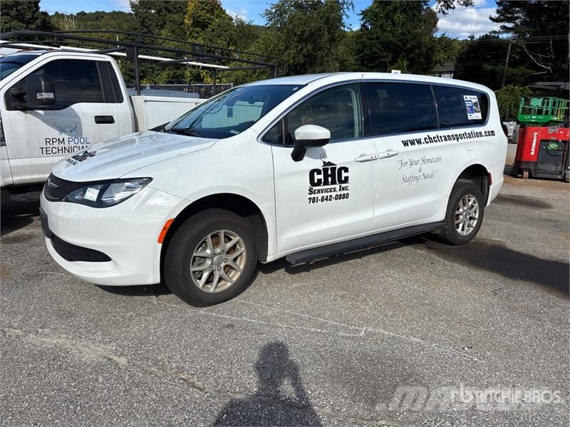 Chrysler Voyager Handicapped Ramp Van Minivan PKWs