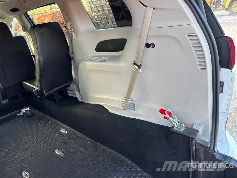 Chrysler Voyager Minivan Henkilöautot