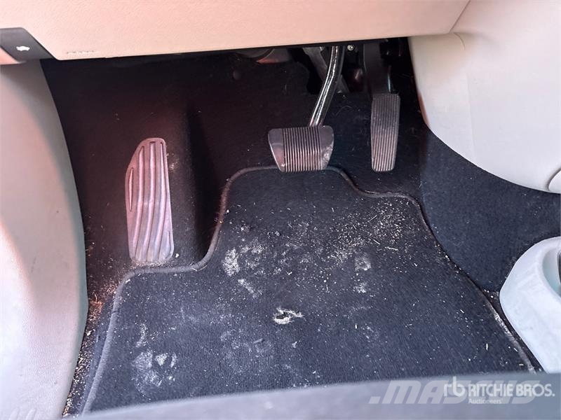 Chrysler Voyager Minivan Henkilöautot