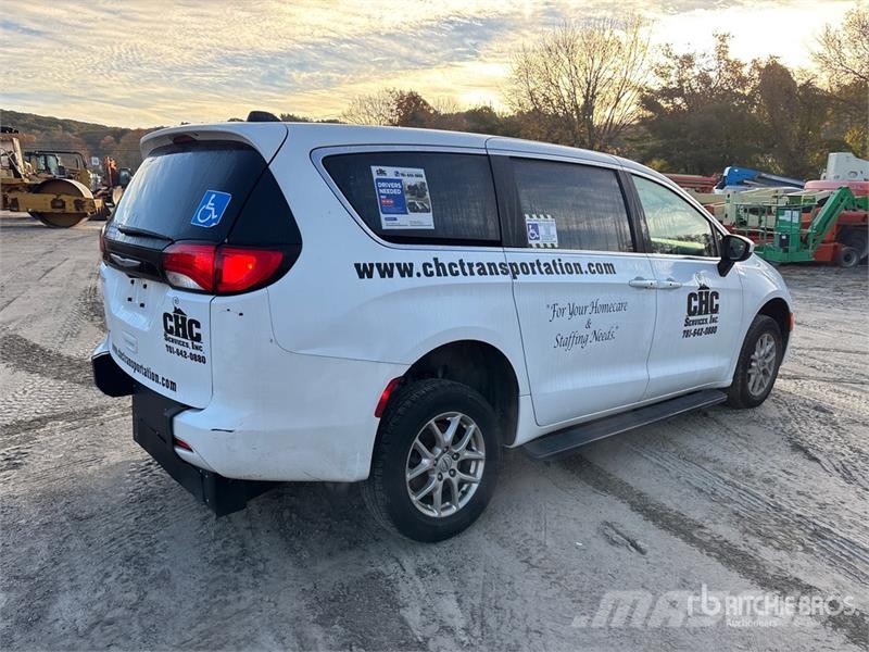 Chrysler Voyager Minivan Henkilöautot