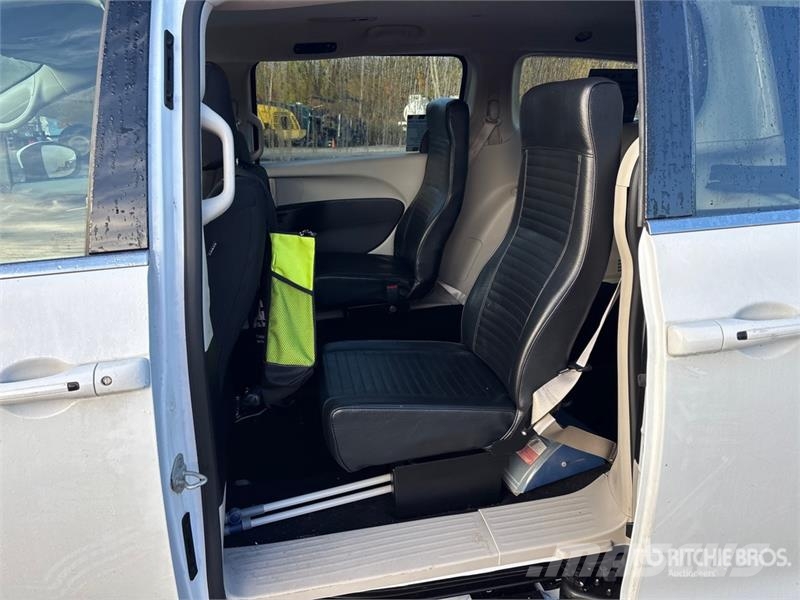 Chrysler Voyager Minivan Henkilöautot