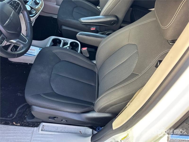 Chrysler Voyager Minivan Henkilöautot
